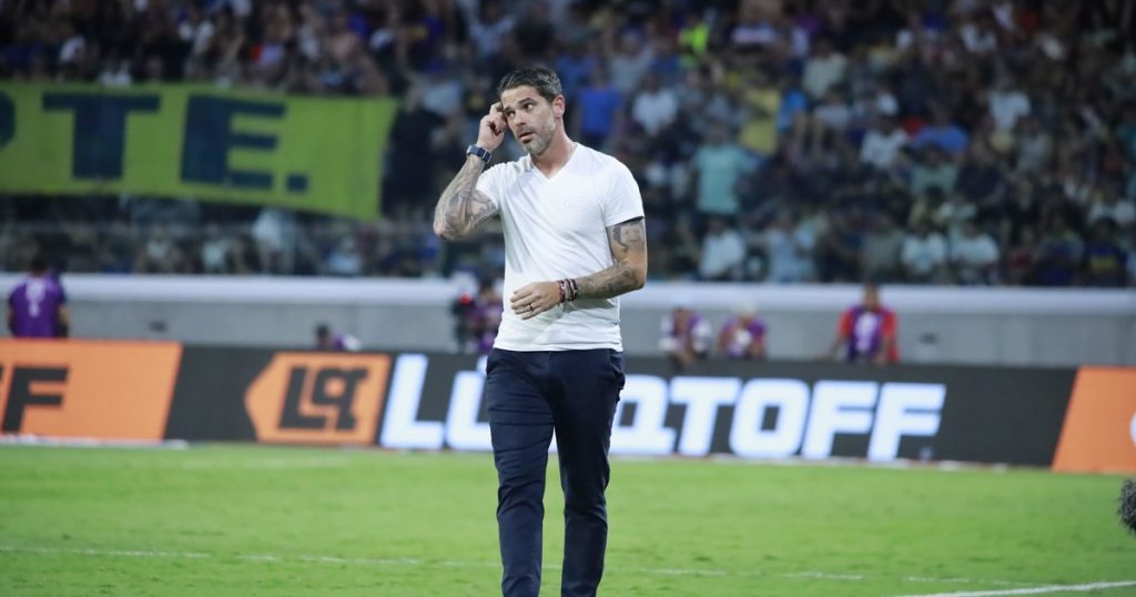 Gago, ausente en la práctica de Boca