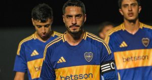 Figal volvió a jugar en Boca tras casi cinco meses: titular en la Reserva puntera, firme y con la cinta