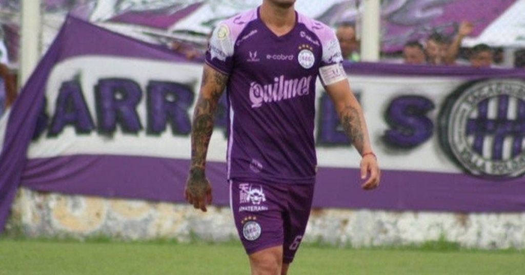La AFA informó su dura sanción para el jugador de Sacachispas que noqueó al de Dock Sud