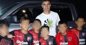 El papá de uno de los chicos sancionados desmintió a Astore: "Mi hijo nunca más va a poner un pie en Newell's"