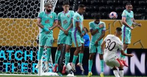 "Gol fantástico y jugador increíble": qué dijeron en Inglaterra del golazo del Diablito Echeverri
