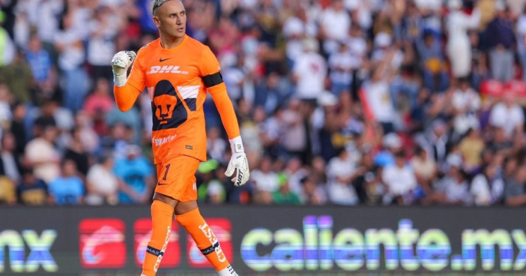 Tras su controversial salida de Newell's, Keylor Navas fue capitán y debutó con la valla invicta en Pumas de México