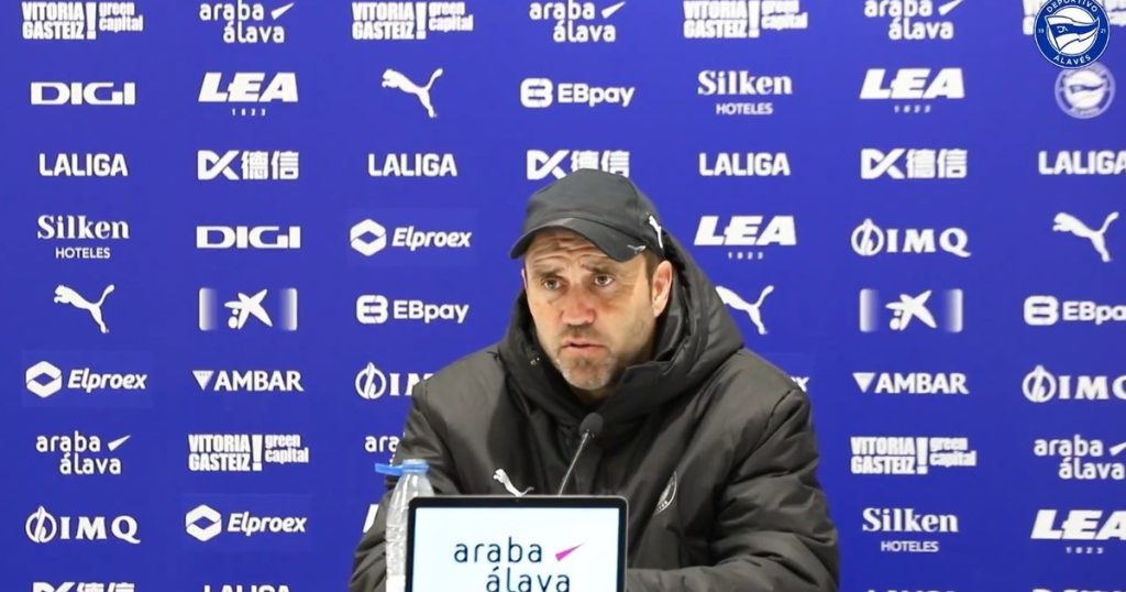 Tras salvarse del descenso, el Chacho Coudet renovó su contrato con Alavés: "Estoy donde quiero estar, fue un acuerdo rápido"