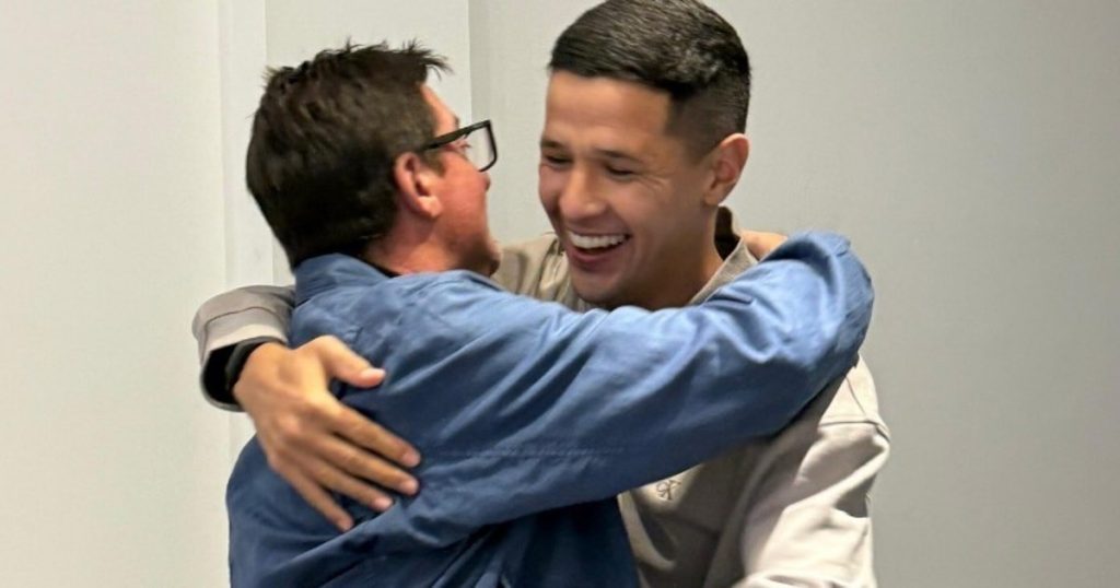 Alex Arce llegó a Independiente Rivadavia: de "volver a casa" al sentido abrazo con Berti