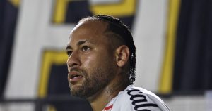 La barra del Santos apuntó contra Neymar: "El ídolo sos vos, te pedimos que actúes como tal" y "nadie está por encima del club"