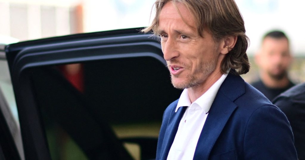 Luka Modric llegó a Italia y pronunció sus primeras palabras como futbolista del Milan
