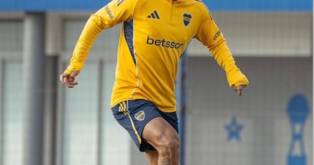 Video: las primeras imágenes de Paredes haciendo fútbol en la práctica de Boca