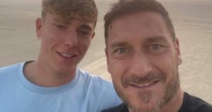 El hijo de Francesco Totti deja el fútbol a los 19 por presión social