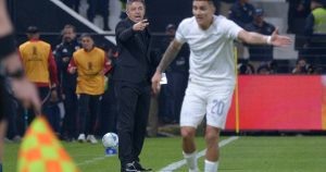 La bronca de Gallardo en el banco por el primer tiempo de River: "Para adelante, dale viejo"