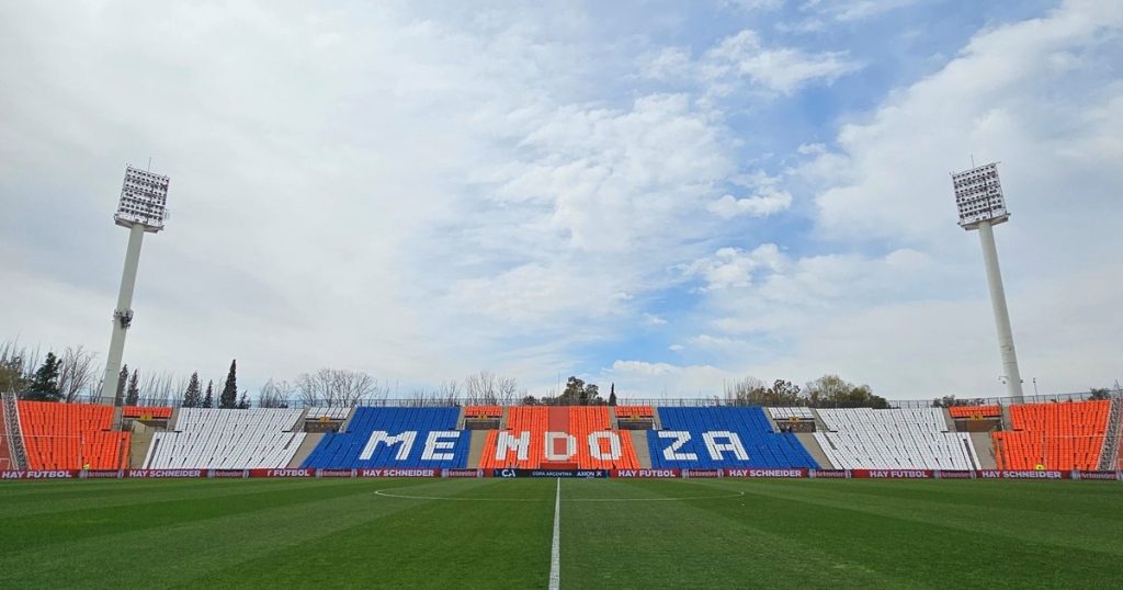 Por qué jugar en el Malvinas Argentinas ilusiona y a la vez preocupa a River