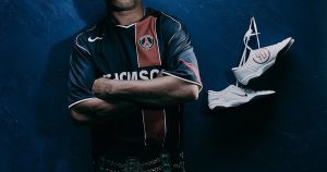 Con Ronaldinho vestido de gaucho, el PSG presentó una camiseta retro