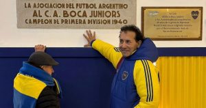 El pastor retro que se hizo de Boca "por 30 minutos", visitó la Bombonera y se adjudicó el fin de la crisis