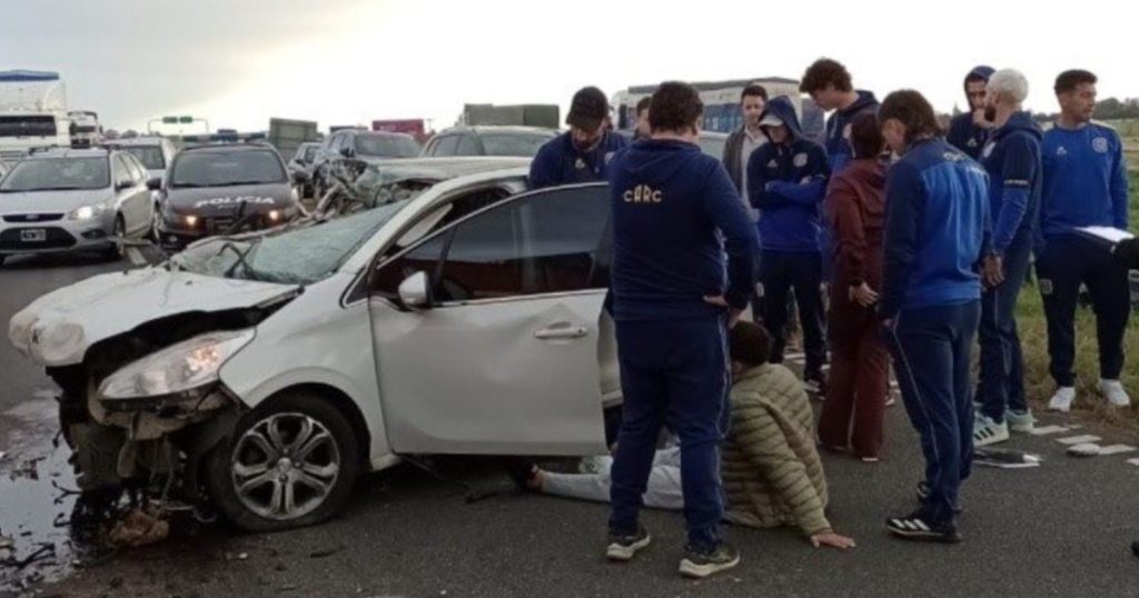 Un jugador de Rosario Central se accidentó a horas del clásico y lo asistió Di María