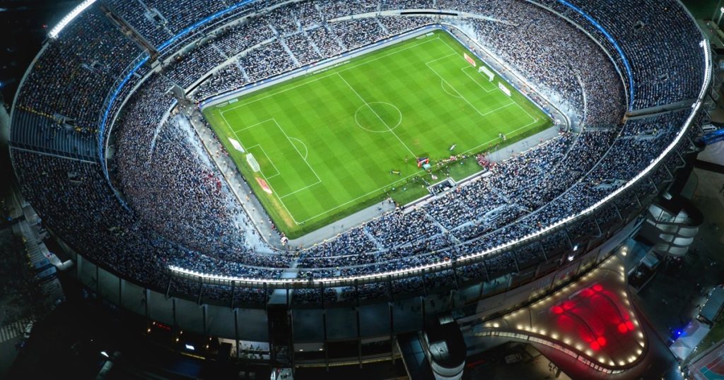 River sacó pecho a la espera de Messi: "Hoy juega Argentina en su casa"