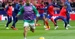 El difícil presente del Chimy Ávila: de ídolo en Osasuna al poco rodaje en el Betis