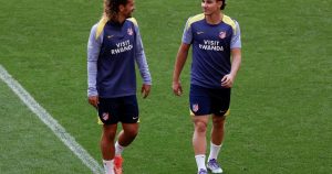 Con Julián titular y Mastantuono en el banco, Atlético y Real chocan en el clásico de Madrid