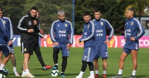 Kun Agüero: del "queremos que Messi juegue para siempre" al gran elogio por el "proceso de renovación natural" de Scaloni en la Selección