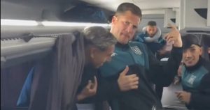 Video: Racing llegó rockeando a Rosario para el cruce ante River por la Copa Argentina