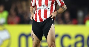 Bronca en Estudiantes: la durísima sanción para Gabriel 'Nieves' tras la roja ante Boca