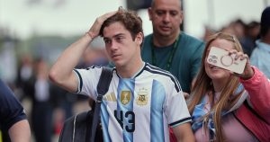 Colapinto, con la camiseta de la Selección en el día que fue confirmado por Alpine para el 2026