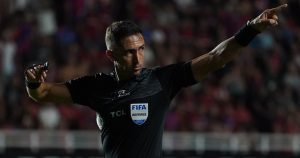 Nazareno Arasa, en el ojo de la tormenta tras una seguidilla de errores arbitrales