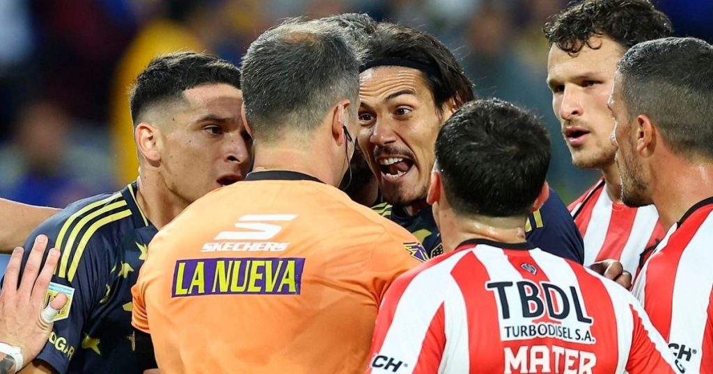 Echenique, el árbitro de Boca-Argentinos y el recuerdo de su pelea con Cavani: "Leé el reglamento..."