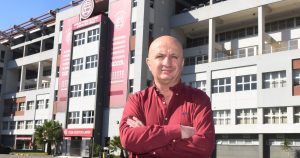 El presidente de Lanús habló sobre el polémico pasillo de Estudiantes a Central: "No me gustó"