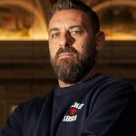 Con guiño a Boca, Daniele De Rossi fue presentado como el nuevo DT del Genoa