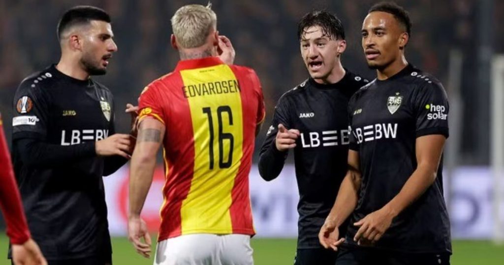 Escándalo en la Europa League: un delantero fue sancionado por su propio club tras un gesto discriminatorio