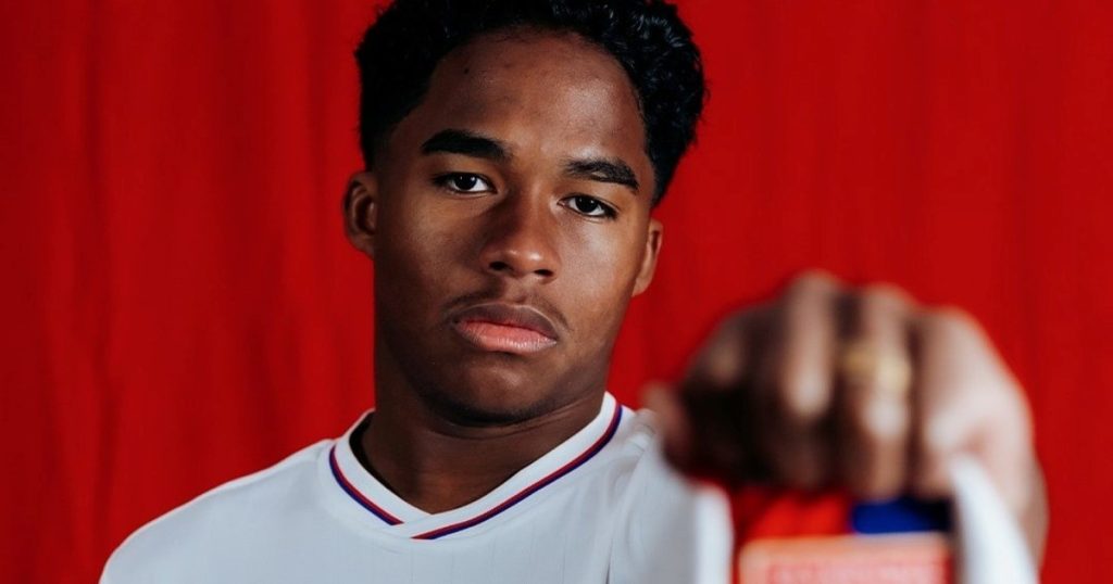 Endrick fue presentado en el Olympique de Lyon: el número especial que eligió