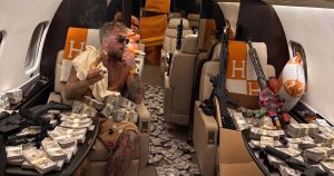 Mientras se recupera de la doble fractura de mandíbula, Jake Paul cuenta billetes y busca revancha