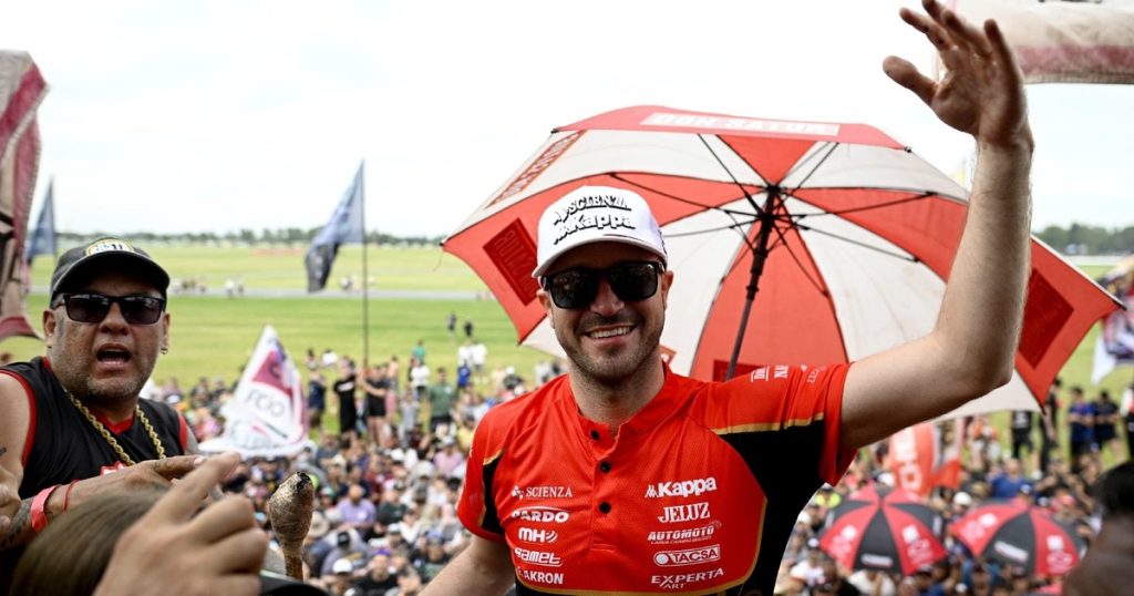 Agustín Canapino salió campeón de TC en La Plata, conquistó su quinta corona y ya es leyenda