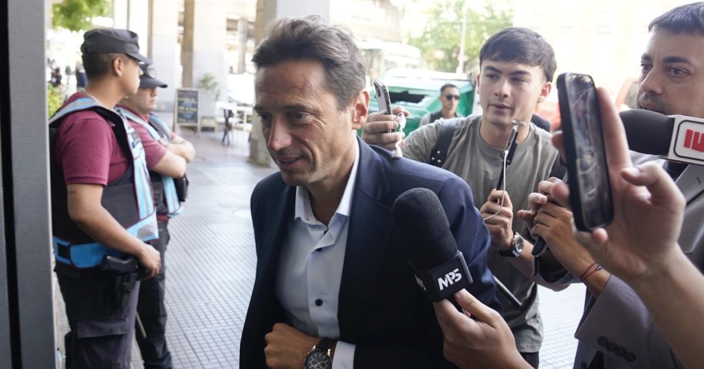 Moretti avisó que impugnará el acta que declaró la acefalía y denunció: "Claramente me quieren hacer un golpe de estado"