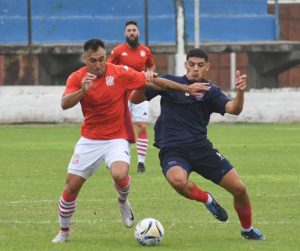 Copia de Black and White Minimalist Football Match Result Instagram Post (1)