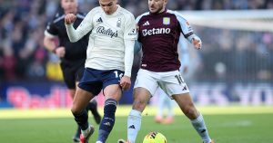 El Aston Villa del Dibu Martínez liquida el partido ante el Nottingham Forest y se prende en la pelea
