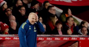 Pelea por no descender en la Premier League y ya echó ¡a su tercer entrenador en la temporada!