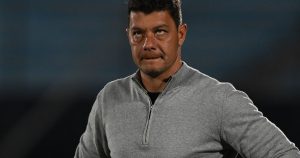 Battaglia y las intervenciones de Román: del "ustedes vieron como dejé de ser el entrenador" a "no volvería a trabajar con él"