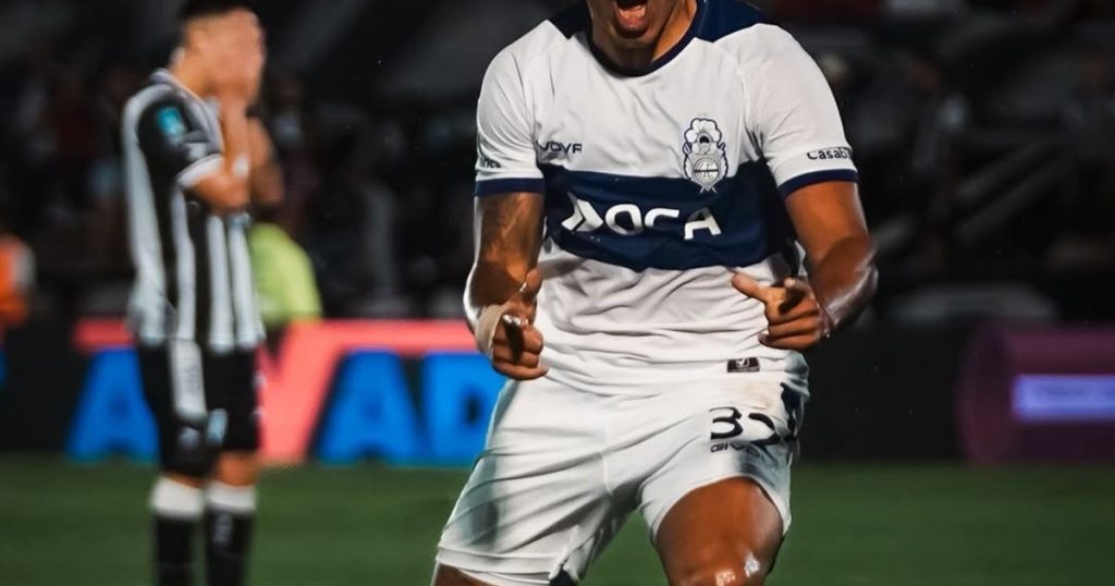 Lo crió Boca y hoy, a fuerza de goles, le da puntos a Gimnasia LP: el gran momento del Chelo Torres