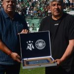 Con Chiqui Tapia entre los invitados, Camioneros se estrenó en la Primera B e inauguró tribuna