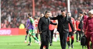 Gallardo vs. Dabove, un DT que lo suele complicar: la particularidad del historial y un gran elogio