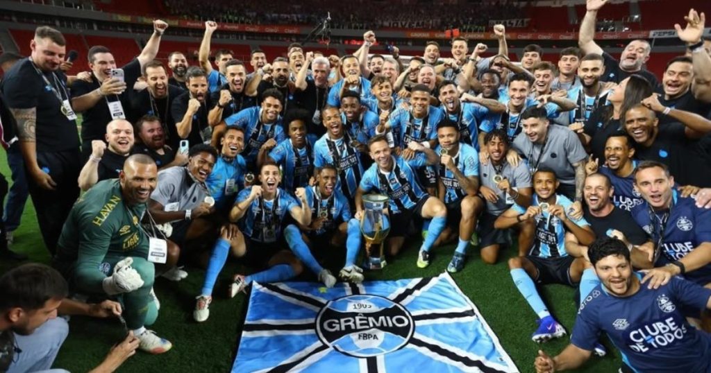 La bronca del DT del Inter de Porto Alegre tras haber perdido la final con su clásico rival: “De haberlo sabido, me quedaba en casa...”