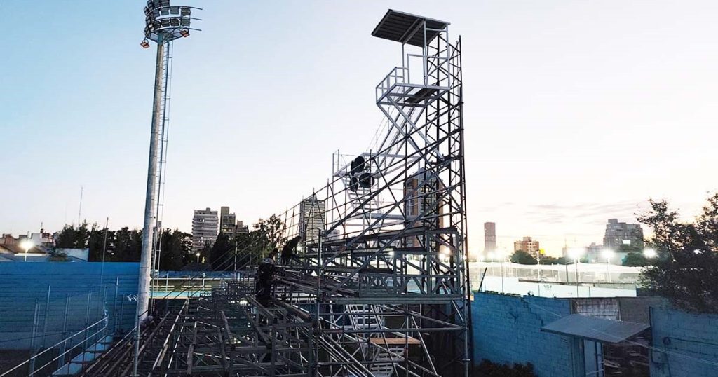 Río Cuarto, revolucionada por River: plateas a $350 mil para no socios, tribunas tubulares y hospedaje exclusivo