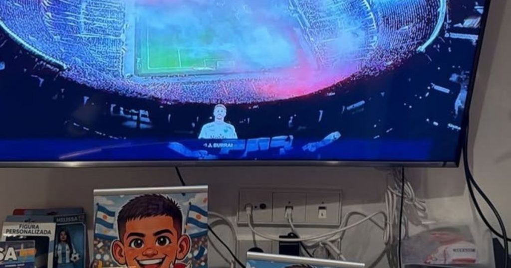 El ex River que juega en Europa y se quedó hasta tarde viendo el triunfo contra Sarmiento