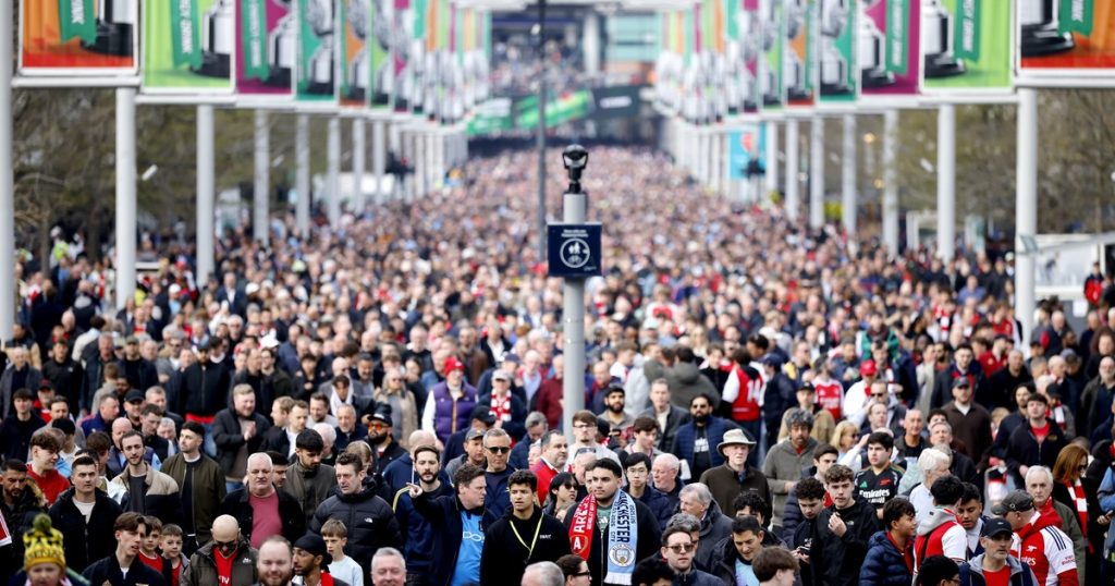 Inglaterra: ingresar sin entrada a un estadio ya es delito y suma su primer caso