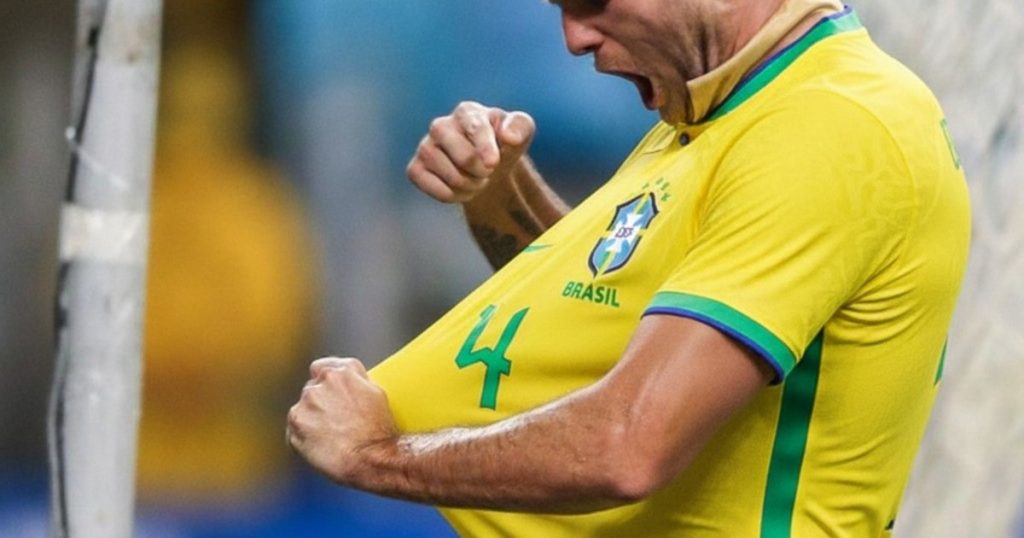 Tras casi 10 años jugando en Gremio, Kannemann se nacionalizó brasileño