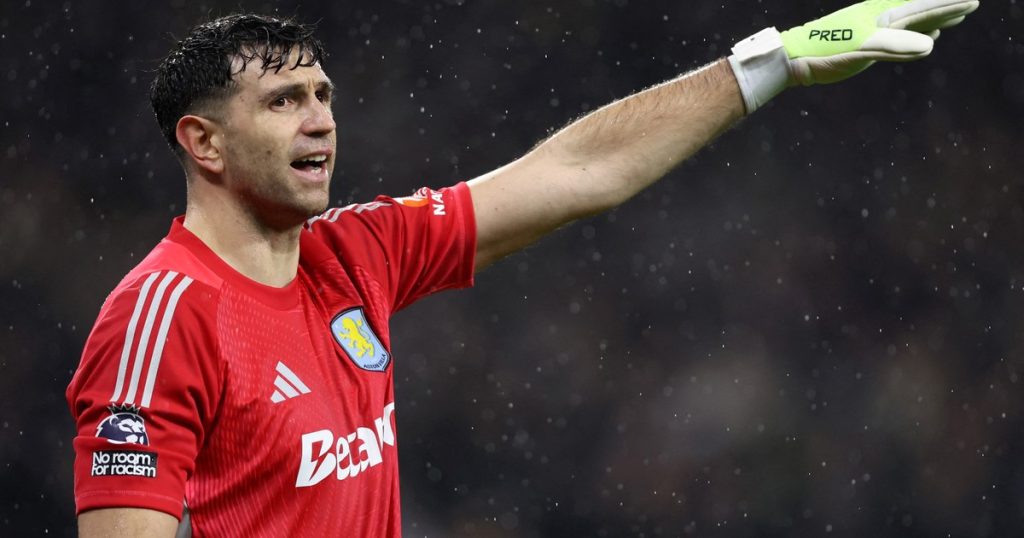 Con Dibu Martínez en el arco, el Aston Villa busca los tres puntos ante el United