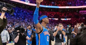 Gilgeous-Alexander igualó un histórico récord de Wilt Chamberlain que lo mantiene en la carrera por el MVP de la NBA