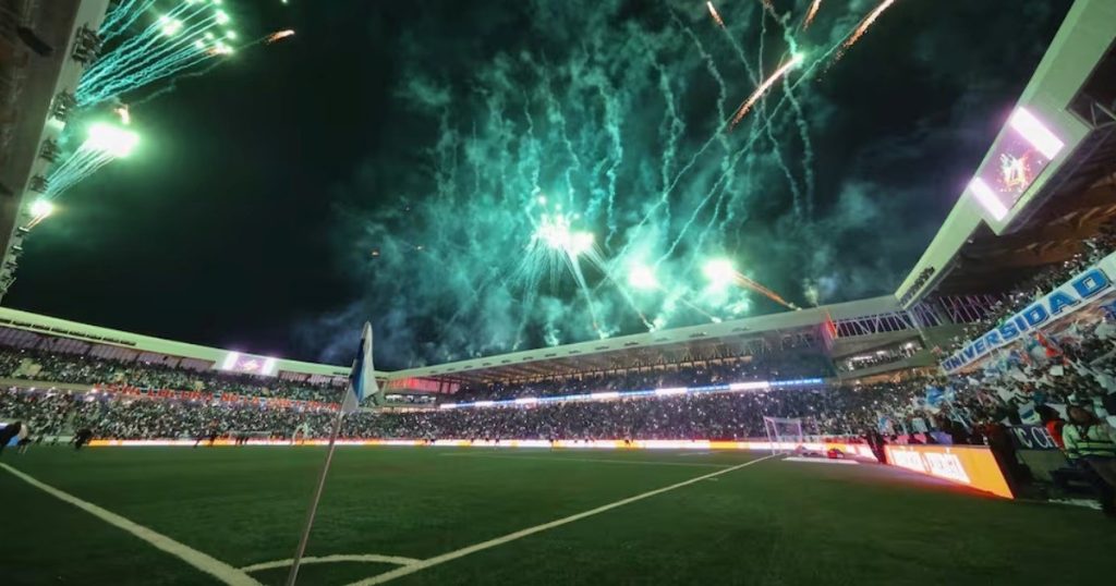 Los buenos antecedentes de Boca en césped sintético y por qué el de la Católica es diferente a los que ya visitó