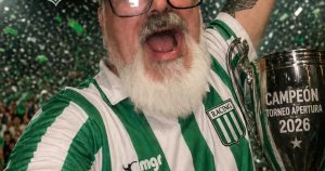 Los emotivos festejos de Pichu por el título de Racing de Montevideo y la dedicatoria para su padrino