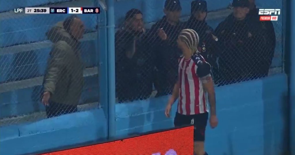 Video: el cruce entre Rodrigo Insua y los hinchas de Estudiantes de Río Cuarto
